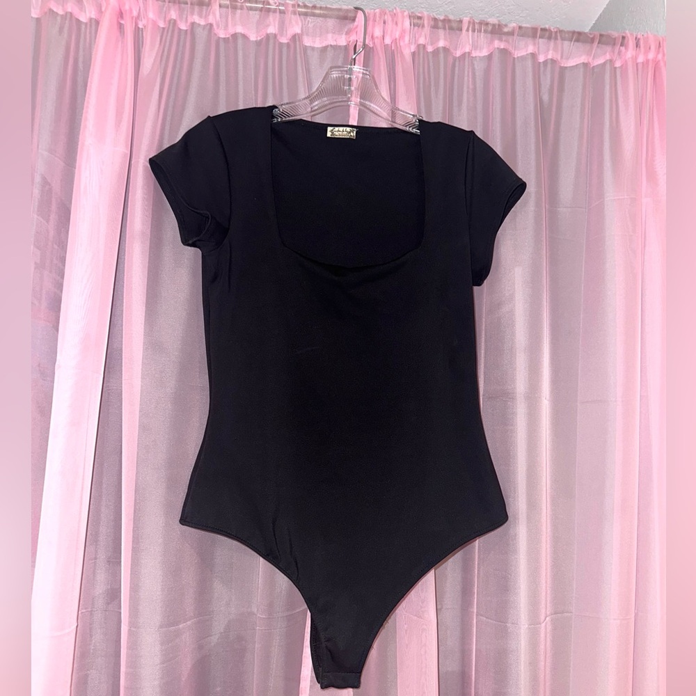 FREE PEOPLE Black Short Sleeve Square Neck Bodysuit